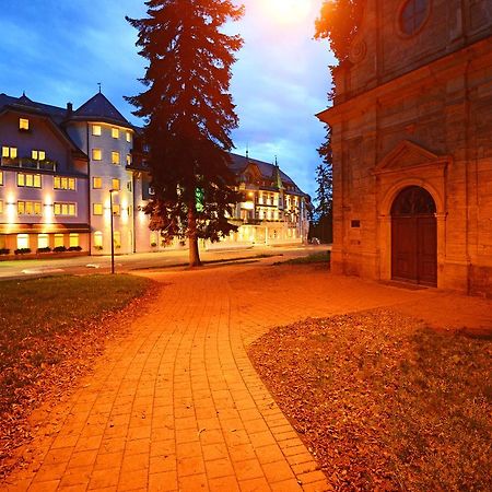 Moehringers Schwarzwald Hotel ボンドルフ・イム・シュヴァルツヴァルト エクステリア 写真